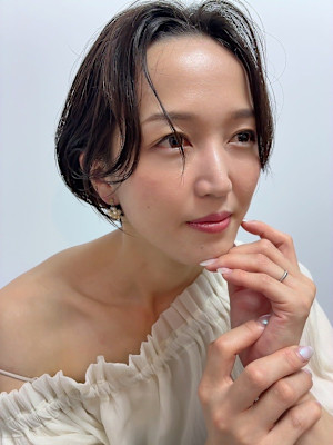 ナチュラルな大人のショートヘア