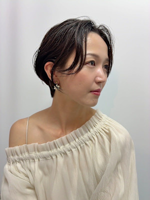 ナチュラルな大人のショートヘア　
