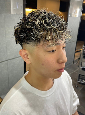 フェード ハイライト 眉カット スペインカール 【札幌】