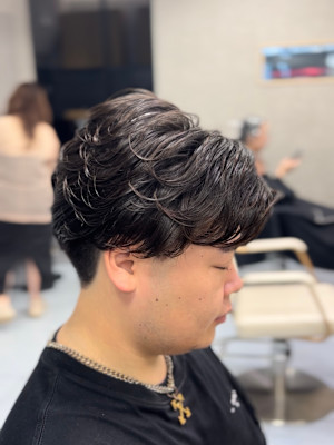 毛流れセンターパートニュアンスパーマセンター分け韓国ヘア横浜