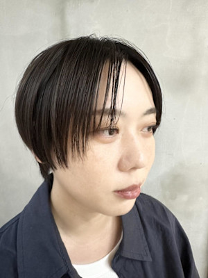 ショート・ハンサム・暗髪・アイスモス