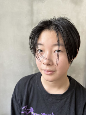 ショート・ハンサム・黒髪・センターパート