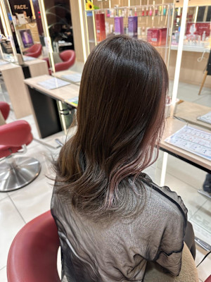 チラ見せピンク