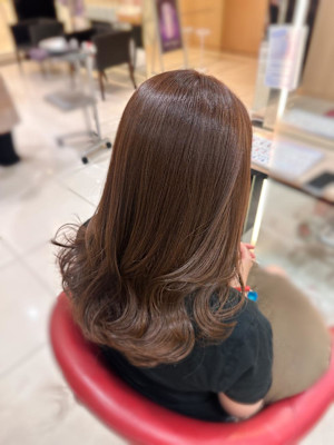 オリーブグレージュ