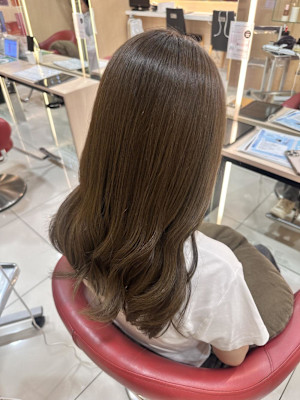 ほんのりオリーブベージュ