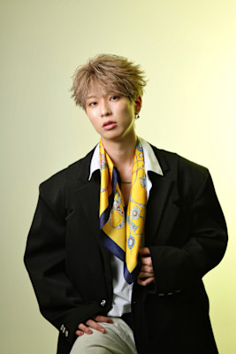 シースルーフェザーショート