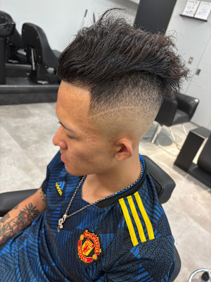 バーバーミドルスキンフェードラインアート/渋谷/代々木