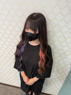 派手インナーカラーで自分オリジナルヘアースタイルに