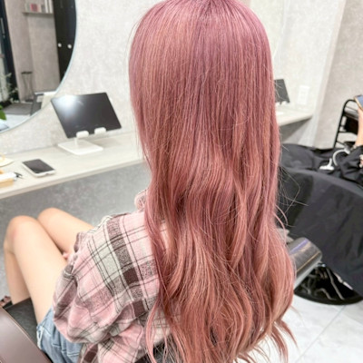 ピンクベージュ