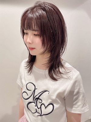 顔周りカット 顔周りレイヤー ウルフカット　透明感カラー 