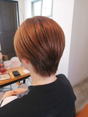 ベージュブラウン