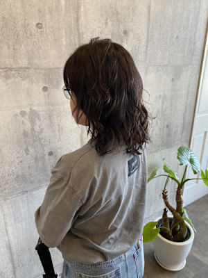 ウェーブミディアムヘア《ARCH CHIAKI》