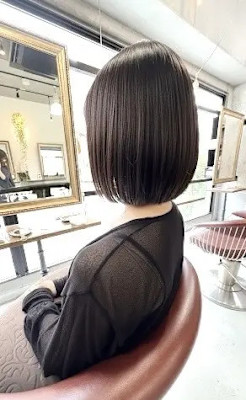 顔周りを包み込むボブ