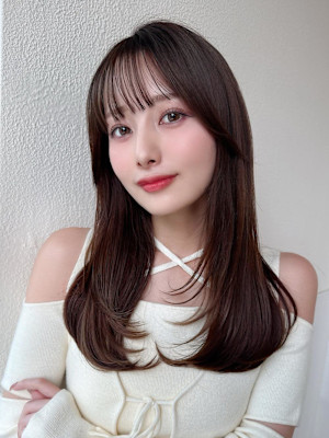 大人かわいいくびれヘアセミロング × ミルクティーベージュ