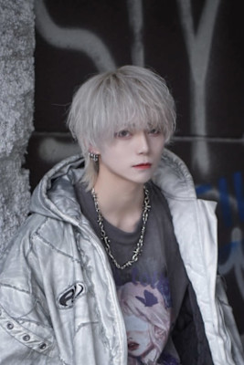 ウルフカット/マッシュウルフ/メンズウルフ/ホワイトカラー