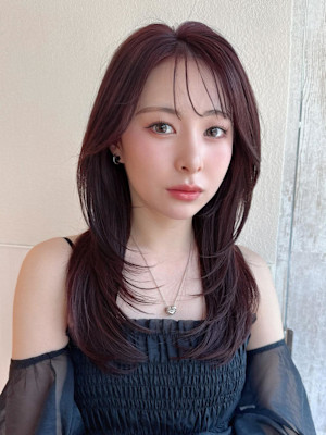 大人かわいいくびれヘアセミロング × ミルクティーベージュ