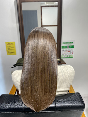 カラーで作るベージュカラー×ロングヘア