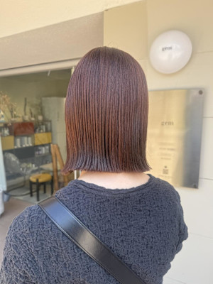 パツっと切りっぱなしボブ