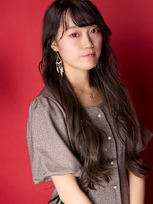 Greige Bright柔らかな印象の大人可愛い秋レイヤー