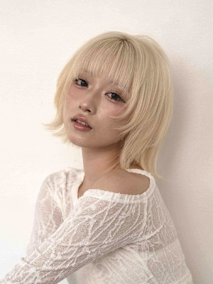 レイヤーボブとブロンドは相性抜群！ハイトーンで楽しく♪