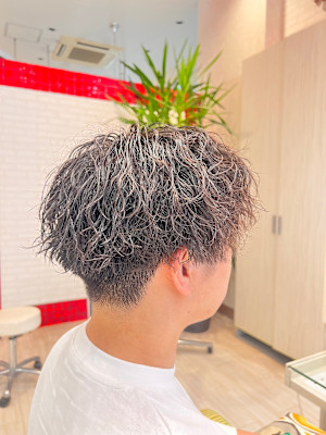 無造作スパイラルパーマショート