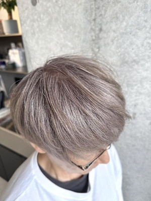 本格的な脱白髪染め/白髪ぼかし/シルバーヘア