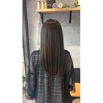 オリーブグレージュ