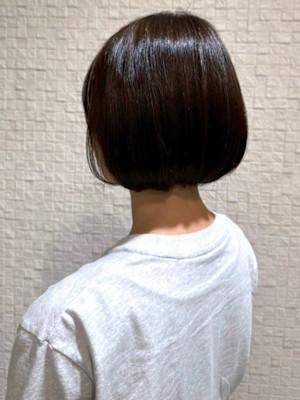 丸みショートボブ ダメージレス 艶ミニボブ グレージュ