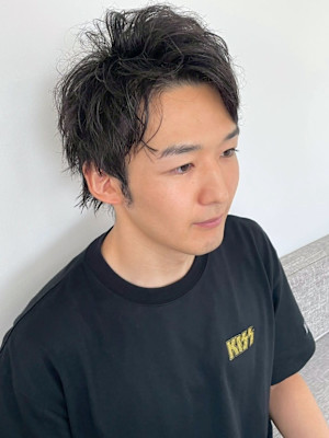 ツイスパ ツーブロック アップバング 黒髪 メンズパーマ