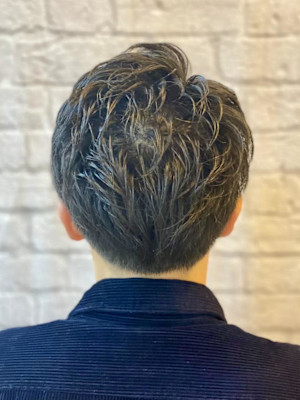 癖毛風アップバングショート