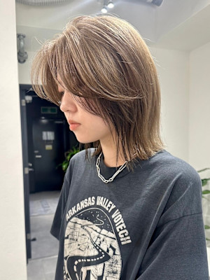 顔周りレイヤー外ハネボブ