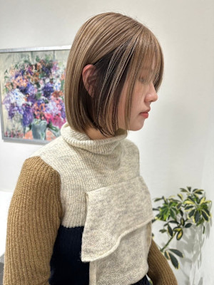 カットラインが可愛いミニボブスタイル