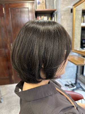 動きのあるショートボブスタイル