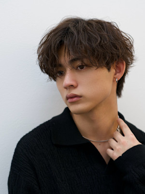 シャドウパーマ　センターパート　メンズヘア