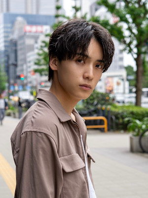 ツイストスパイラルパーマ　センターパート