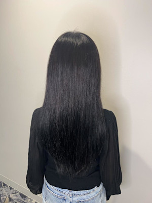 ツヤの暗めロングに！