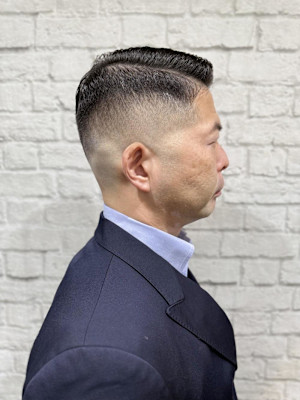 スキンフェードクラシカルサイドパート