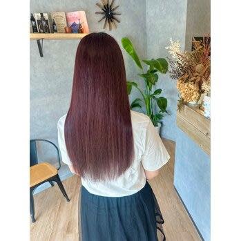 深めレッドカラー◎