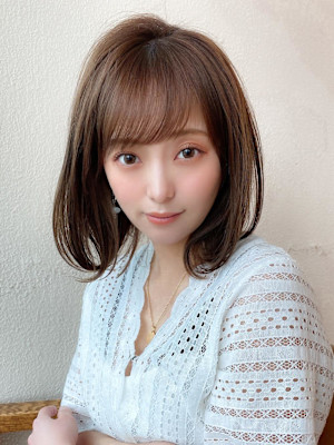 30代40代に人気の大人かわいい前髪ありのくびれショート