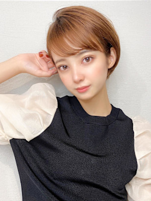 30代40代に人気の大人かわいい前髪ありのくびれショート