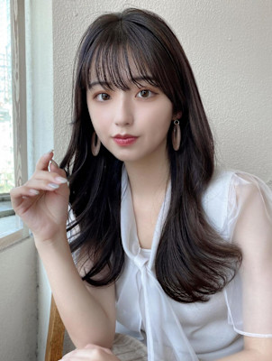 結んでもかわいいくびれセミロング × ミルクティーベージュ