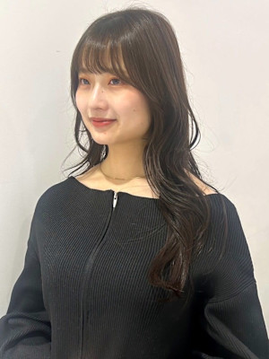 グレージュ 透明感カラー ロングレイヤー 20代 30代