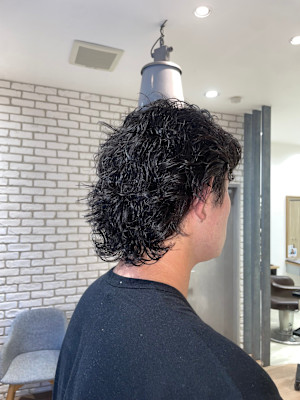 動きとボリュームを出すスパイラルパーマ【三軒茶屋】