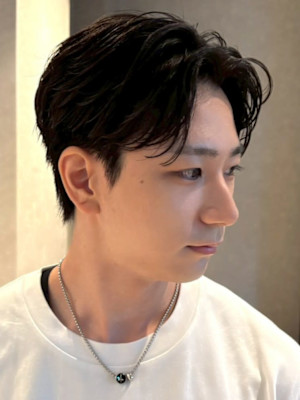 センターパート 韓国風パーマ 眉毛カット ニュアンスパーマ