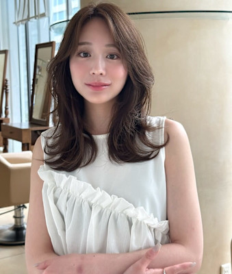 セミロング/レイヤーカット/ベージュ/外ハネ