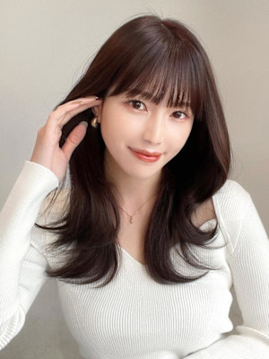 大人かわいいくびれヘアセミロング × ミルクティーベージュ