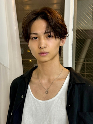 フェザーショート　フェザーパーマ　センターパート