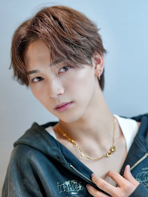 フェザーショート　フェザーパーマ　センターパート