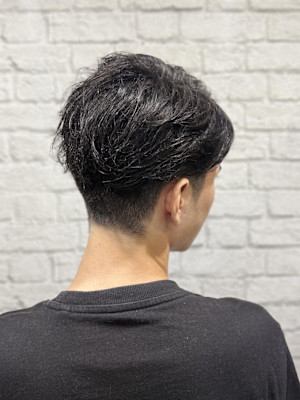 耳掛け無造作アップバングショート