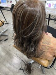 白髪ぼかしハイライトケアカラー池袋/ブリーチ/ハイトーン池袋